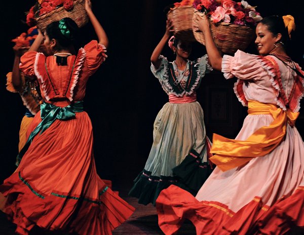 Où peut-on trouver une location de vacances en Espagne avec des cours de danse flamenco et des visites de bodegas?