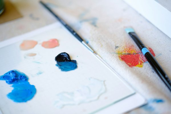 Quelles croisières offrent des ateliers de peinture à l'aquarelle en observant les paysages norvégiens?